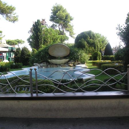 Hotel Canasta Riccione Exteriör bild