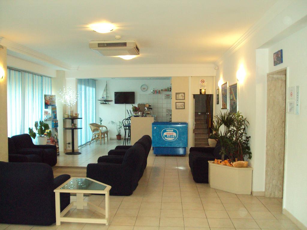 Hotel Canasta Riccione Exteriör bild