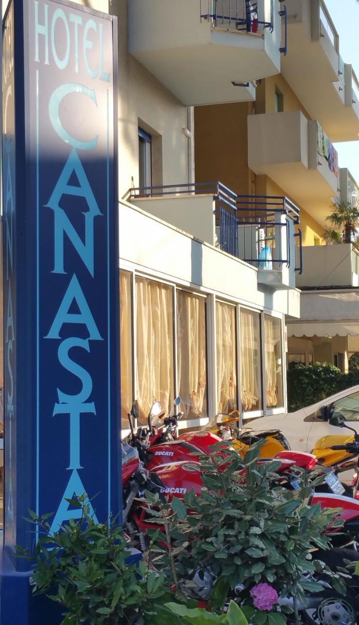 Hotel Canasta Riccione Exteriör bild